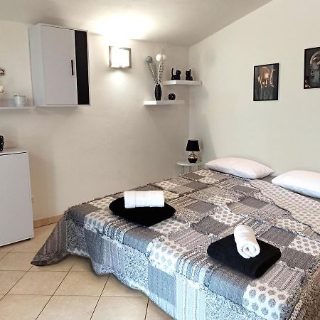 Apartman Dora Pula Ngoại thất bức ảnh
