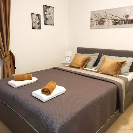 Apartman Dora Pula Ngoại thất bức ảnh