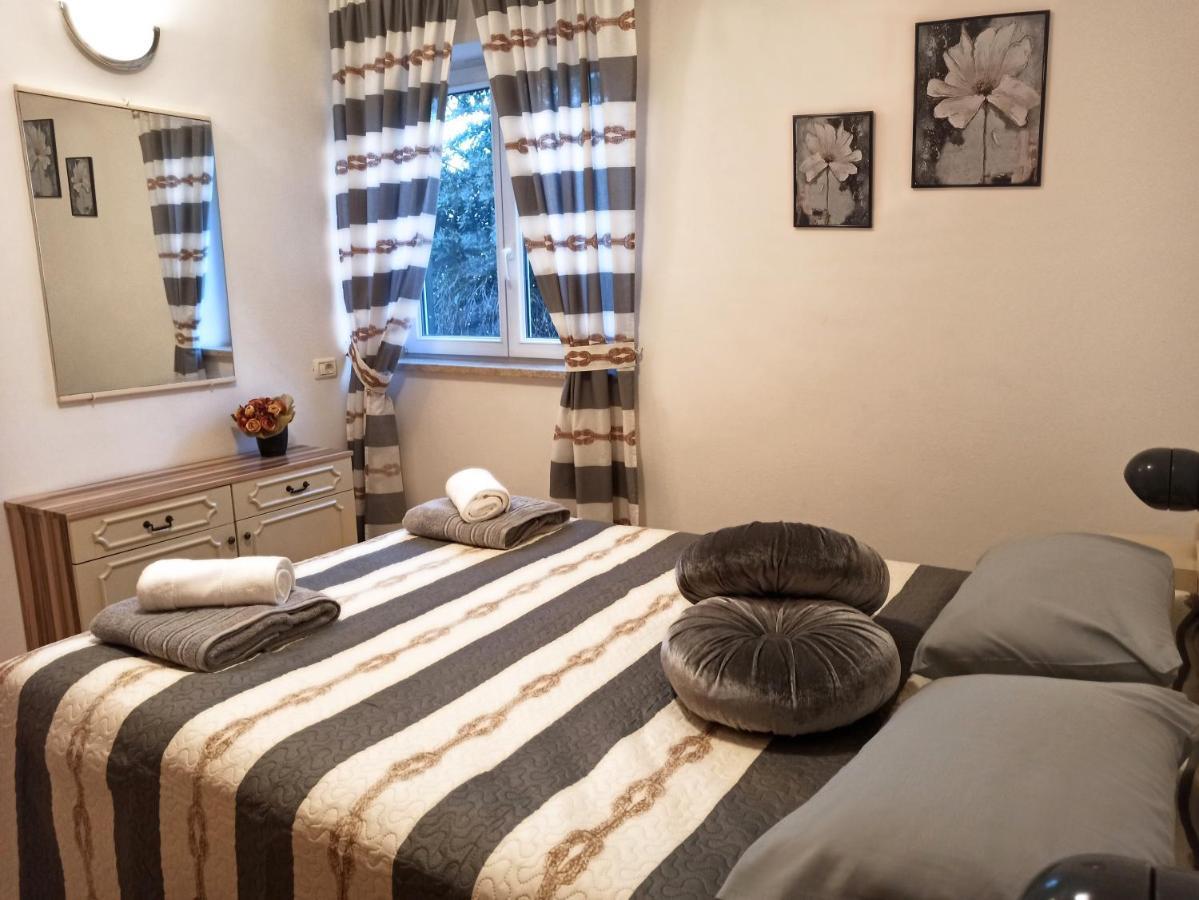Apartman Dora Pula Ngoại thất bức ảnh