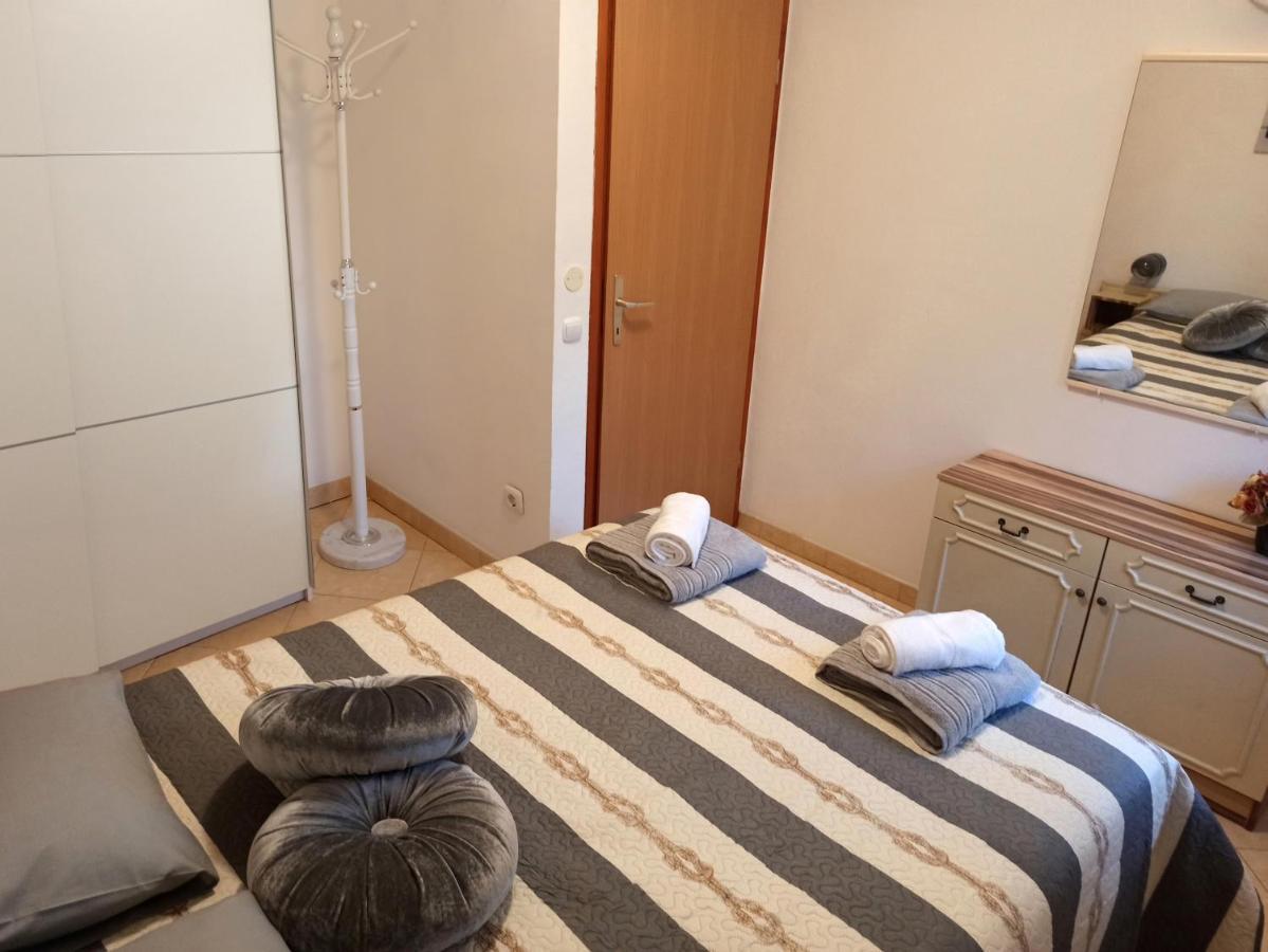 Apartman Dora Pula Ngoại thất bức ảnh