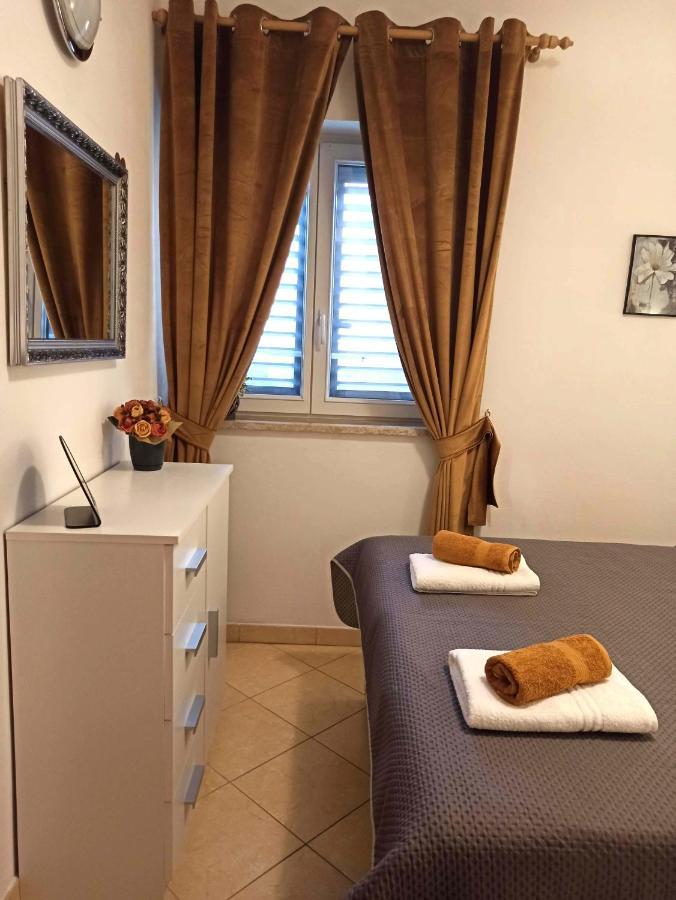 Apartman Dora Pula Ngoại thất bức ảnh