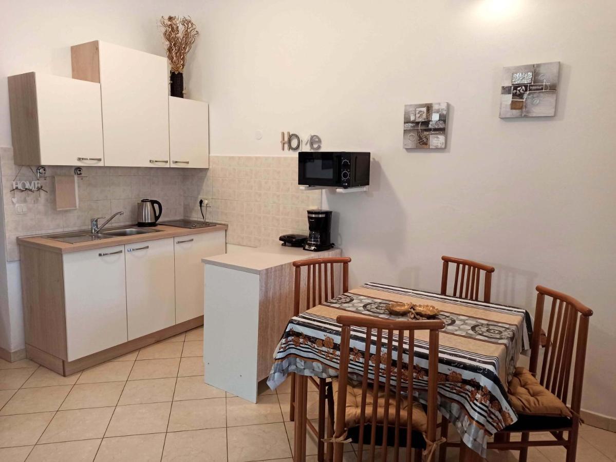 Apartman Dora Pula Ngoại thất bức ảnh