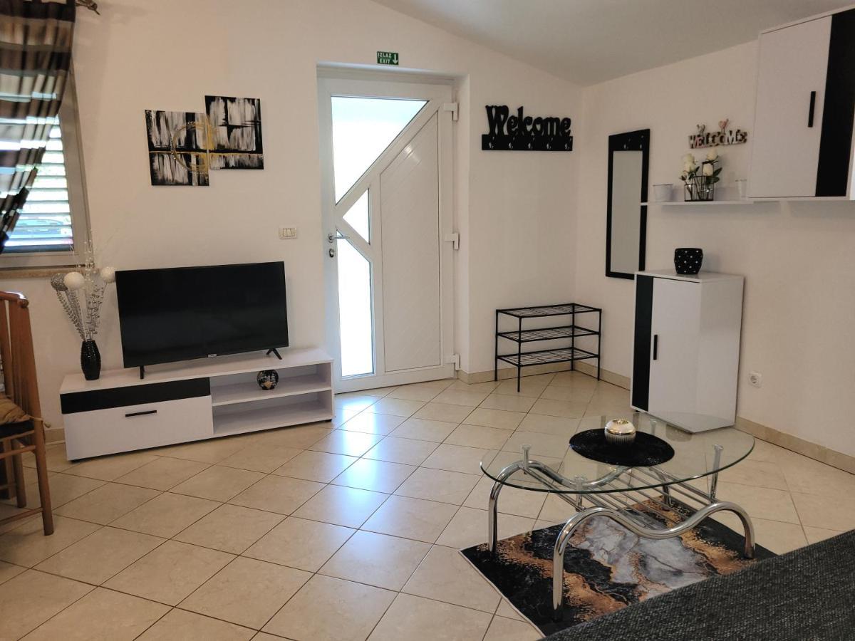 Apartman Dora Pula Ngoại thất bức ảnh
