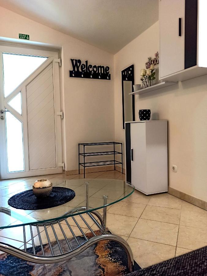Apartman Dora Pula Ngoại thất bức ảnh