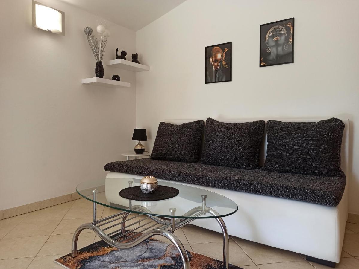 Apartman Dora Pula Ngoại thất bức ảnh