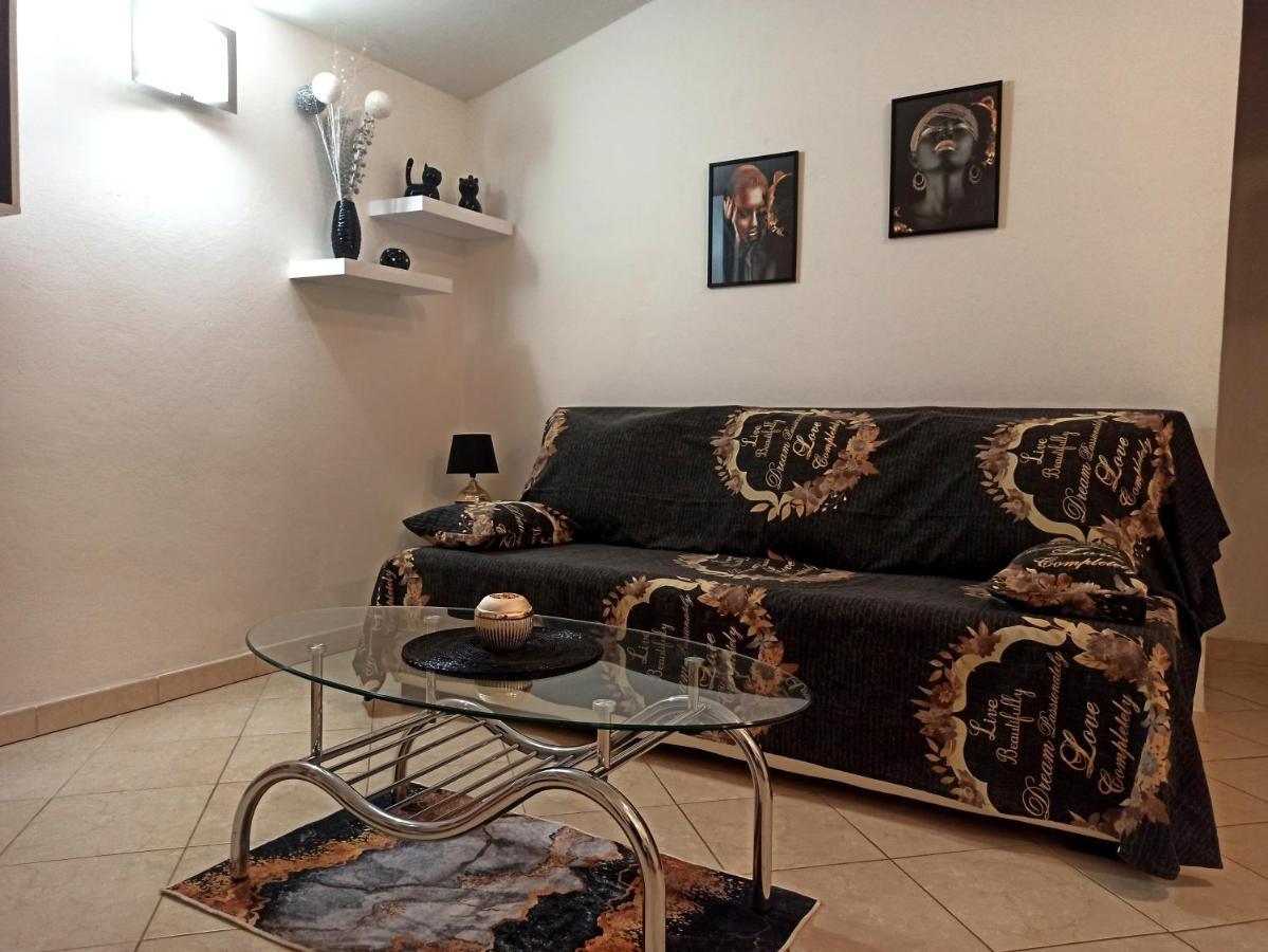 Apartman Dora Pula Ngoại thất bức ảnh