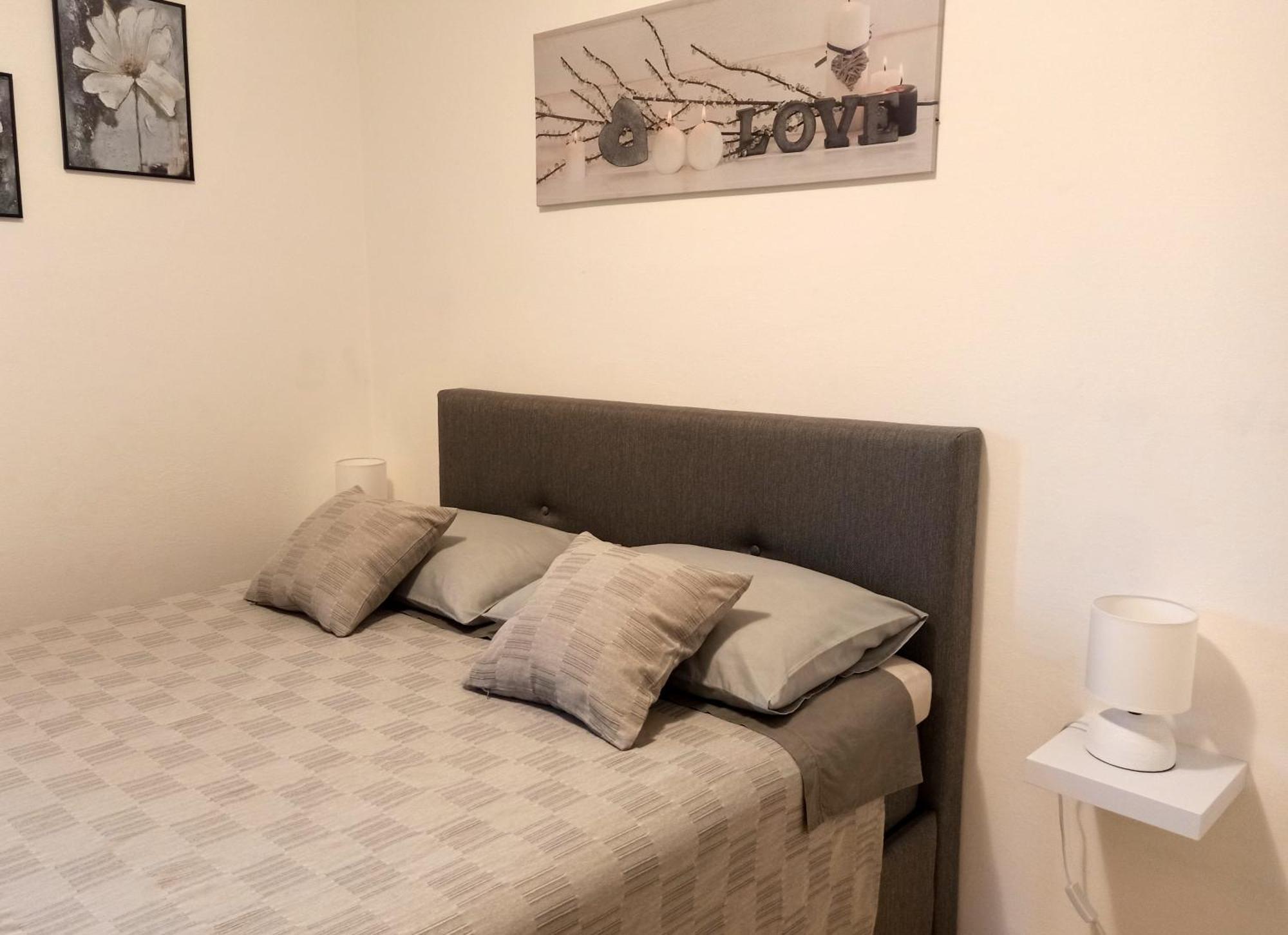 Apartman Dora Pula Ngoại thất bức ảnh